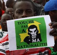 « Touche pas à ma nationalité » qualifie le recensement actuel de « raciste » 